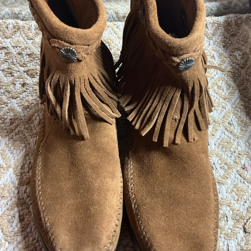 Minnetonka Tan Fringe Ankle Boots